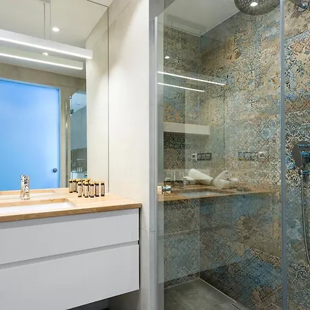 Privilege Suites Aparthotel