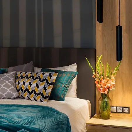 Privilege Suites Aparthotel 4*
