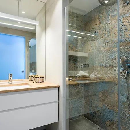 Privilege Suites Aparthotel