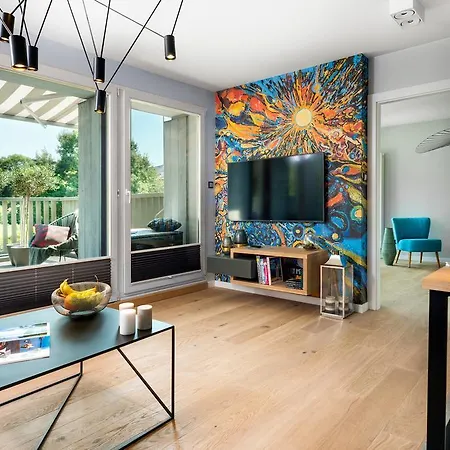 Privilege Suites Aparthotel 4*