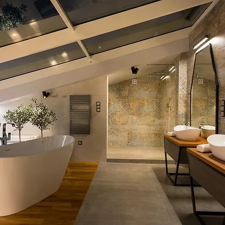 Privilege Suites Aparthotel