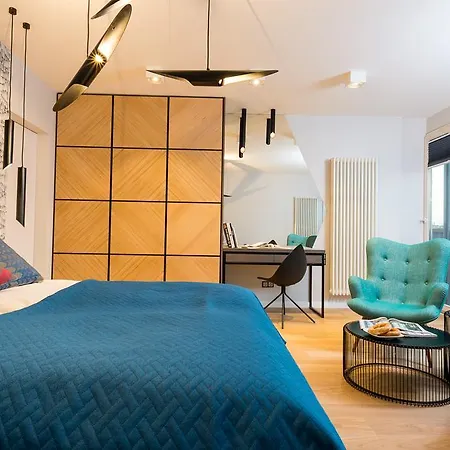 Privilege Suites Aparthotel