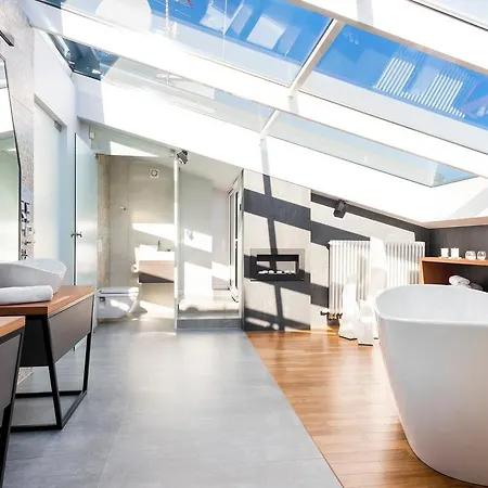 Privilege Suites Aparthotel 4*