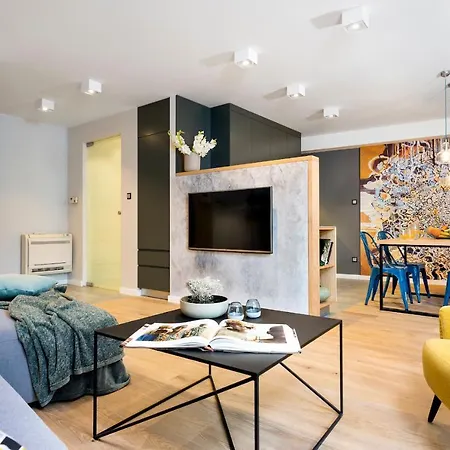 Privilege Suites Aparthotel