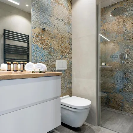 Privilege Suites Aparthotel 4*